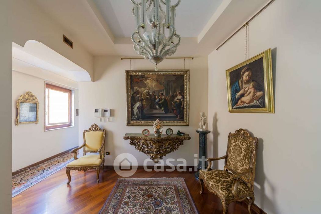 Villa in Vendita in Via Ferdinando Russo a Napoli