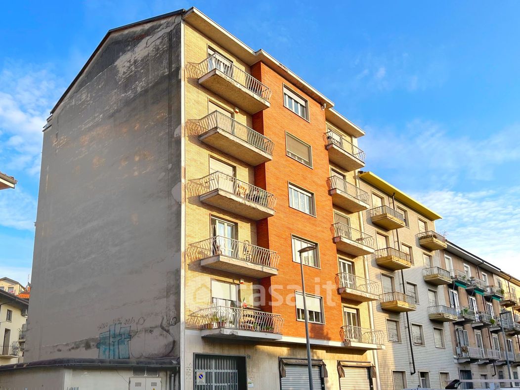 Appartamento in Vendita in Via Fossata 30 a Torino
