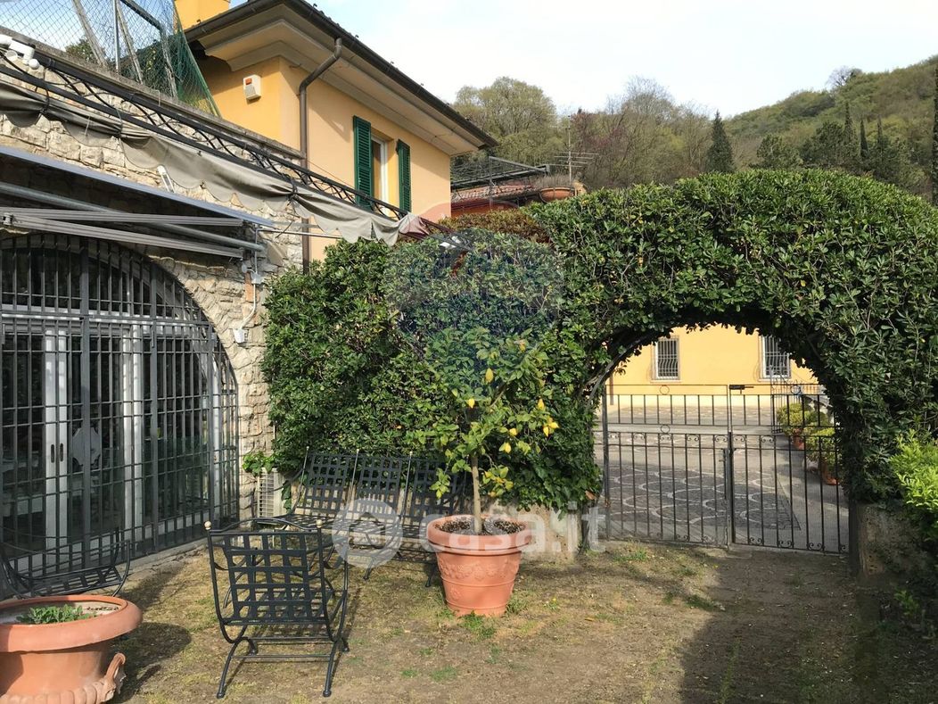 Casa Bi/Trifamiliare in Vendita in Via Sera 37 a Brescia