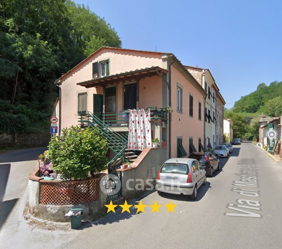 Appartamento in Vendita in Via di San Stefano di Moriano a Lucca