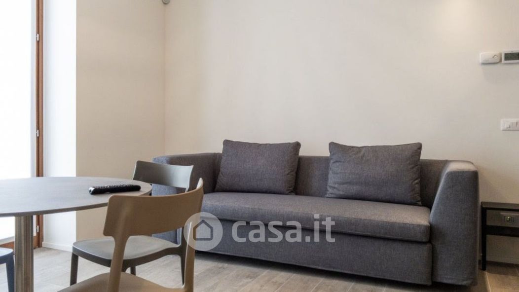 Appartamento in Affitto in Via Luigi Canonica 79 a Milano