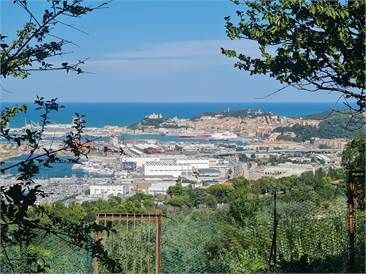 Casa indipendente in Vendita in Via del Golfo a Ancona