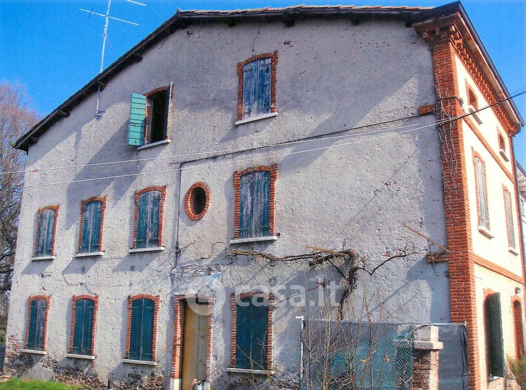Rustico/Casale in Vendita in Via Castelnuovo 3813 a Valeggio sul Mincio