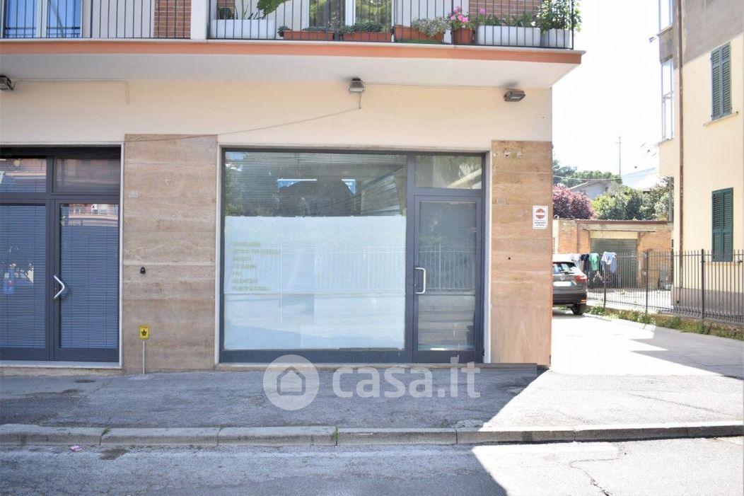 Negozio/Locale commerciale in Vendita in Strada Colle Marino a Pescara