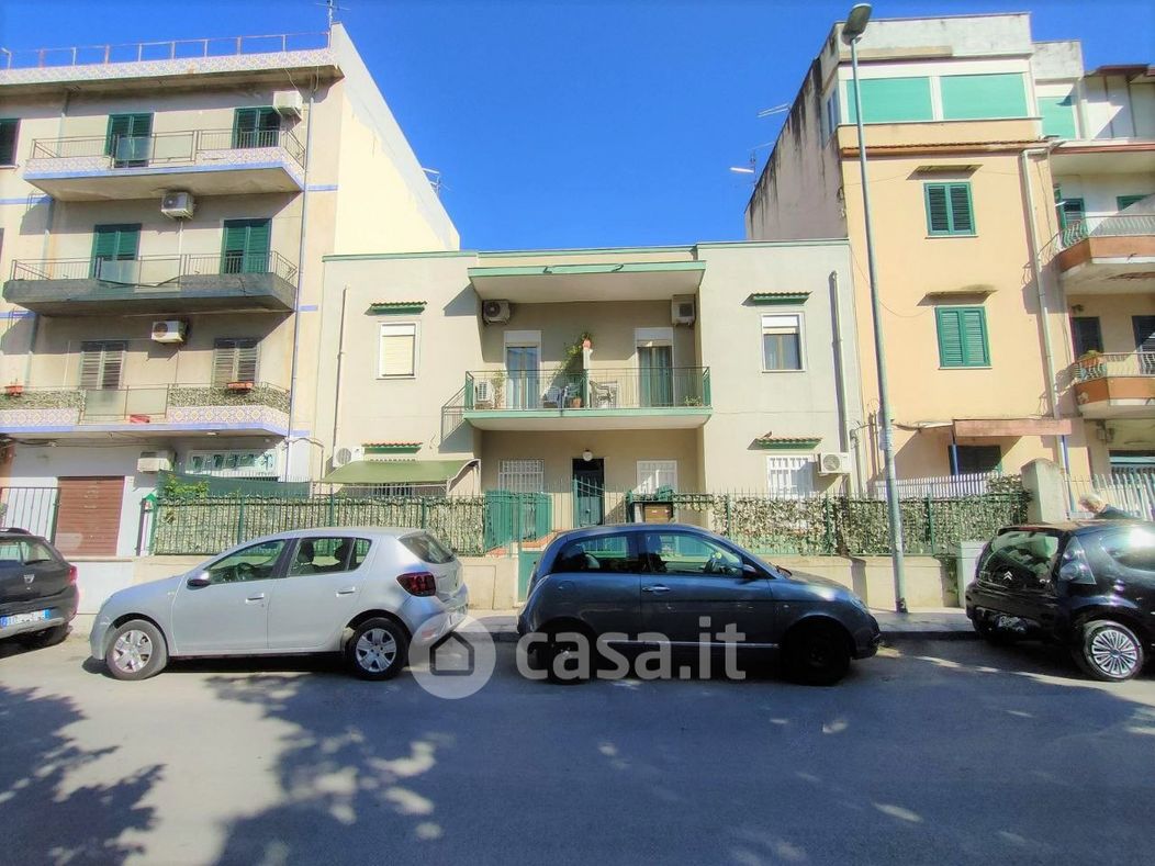 Appartamento in Vendita in Via Roccazzo 38 a Palermo