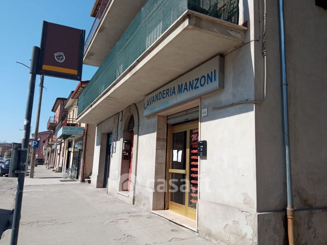 Laboratorio in Vendita in Via Manzoni 72 a Perugia