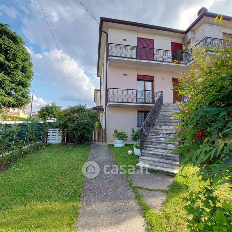 Casa Bi/Trifamiliare in Vendita in Via Sant'Anna a Selvazzano Dentro