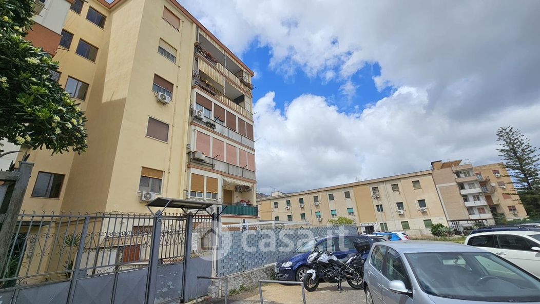 Appartamento in Vendita in Viale Caltagirone a Palermo
