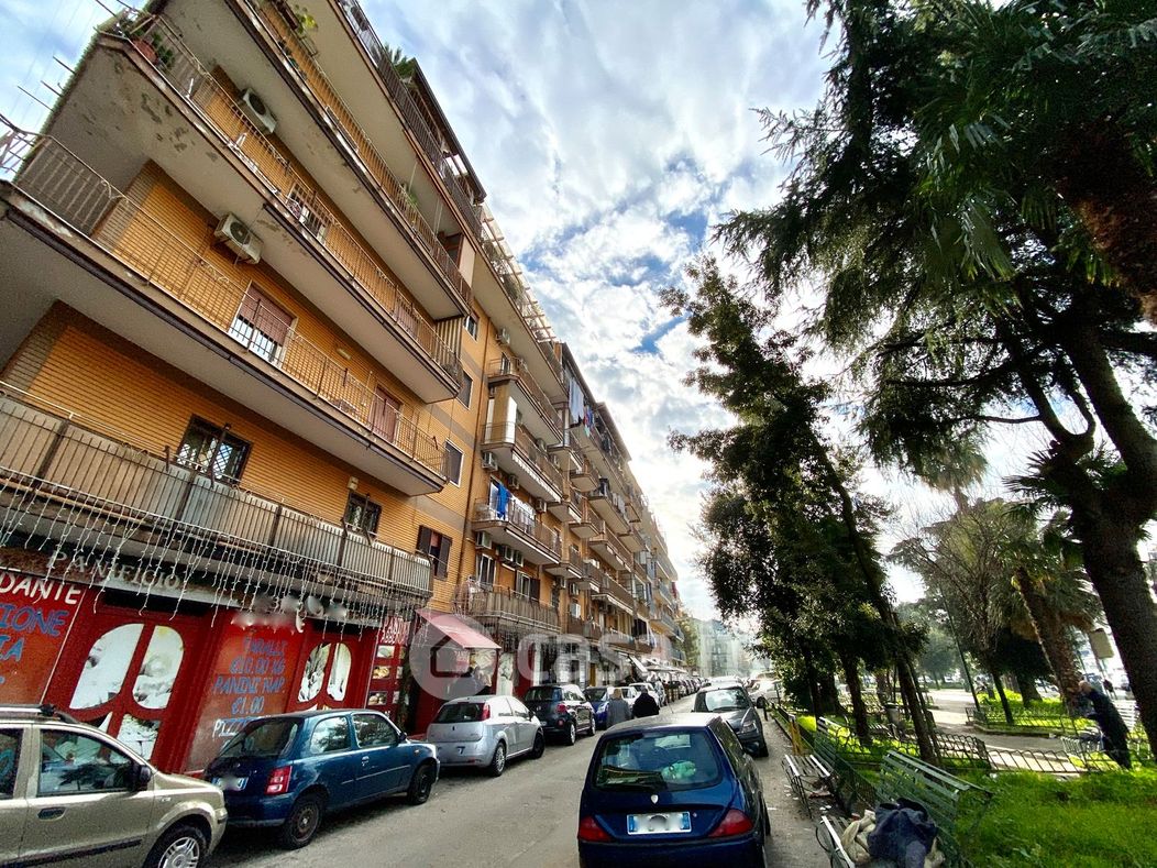 Appartamento in Vendita in Via del Cassano 178 a Napoli