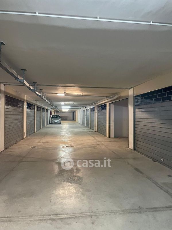 Garage/Posto auto in Vendita in Via Cirigliano 204 a Aversa