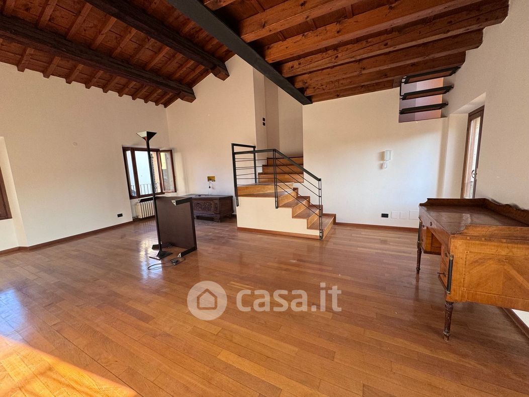 Appartamento in Affitto in Via Amanti a Verona