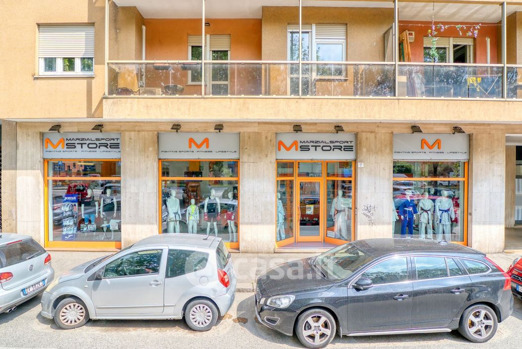 Negozio/Locale commerciale in Vendita in Corso Francia 276 a Torino