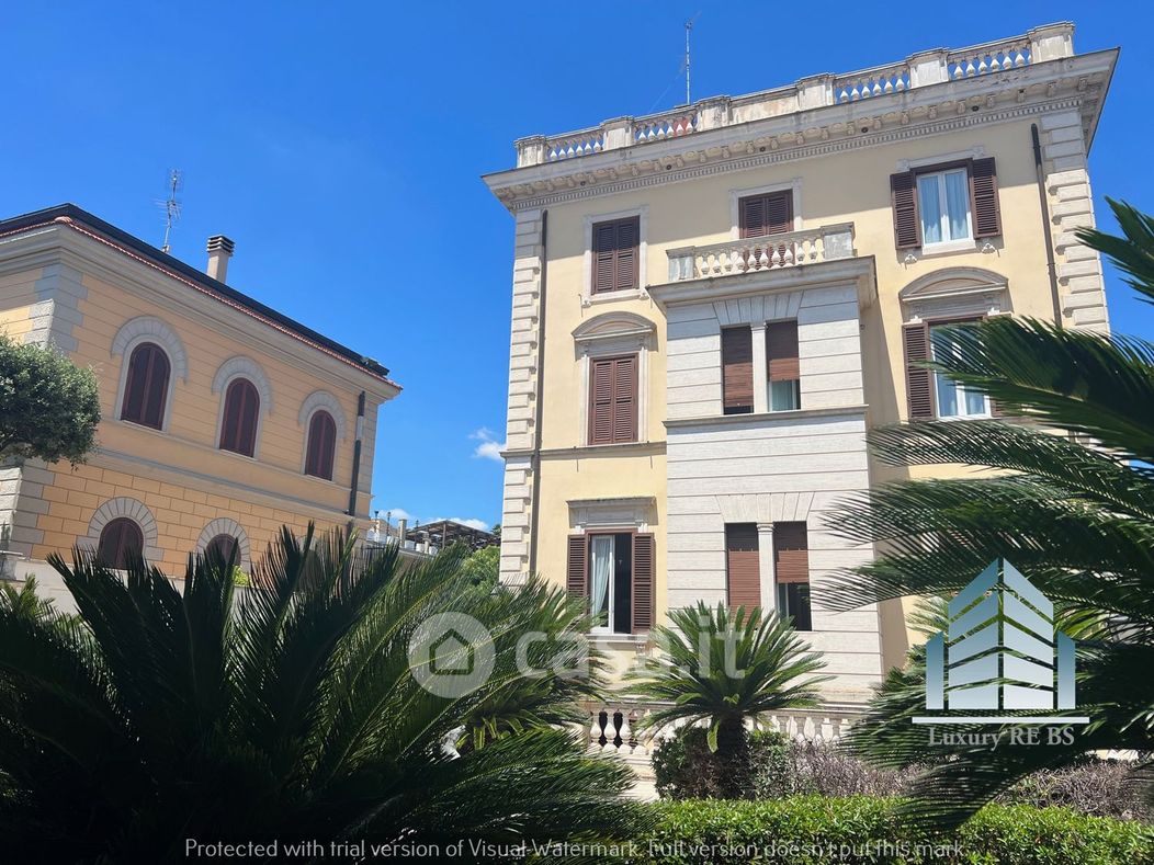 Stabile / Palazzo in Vendita in Via Casalmonferrato a Roma