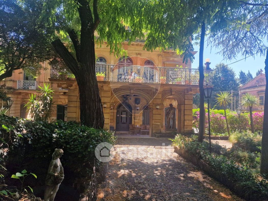 Villa in Vendita in Via Giovanni Pacini 36 a Viagrande