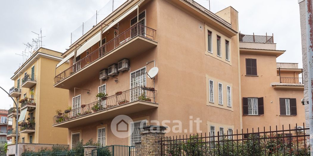 Appartamento in Vendita in Via Giacomo Corradi a Roma