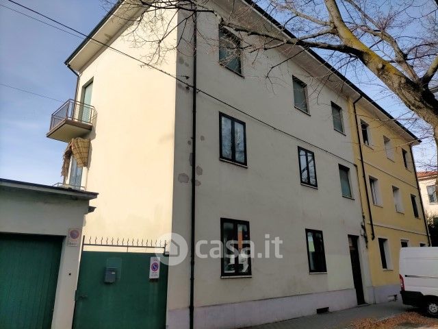 Casa indipendente in Vendita in Viale Mentana 46 a Parma