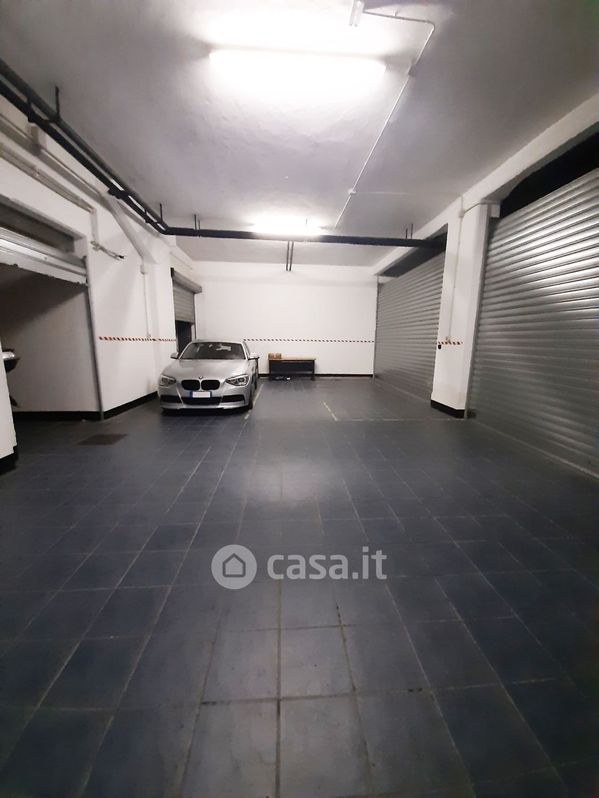 Garage/Posto auto in Vendita in Via Papigliano a Genova