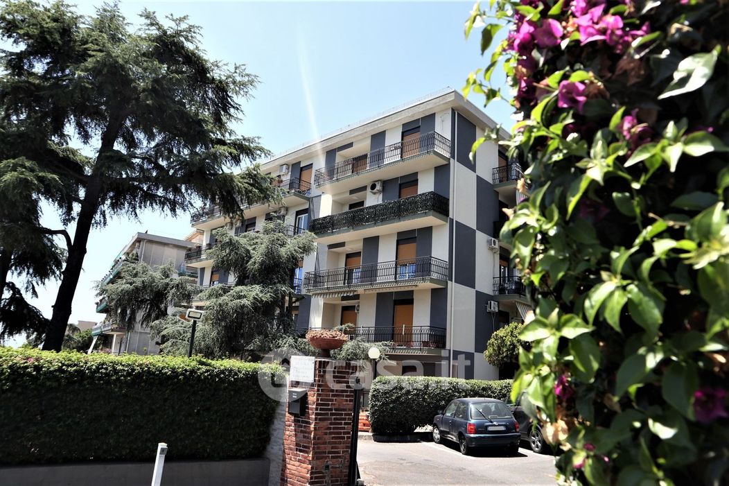 Appartamento in Vendita in Via Nizzeti 68 a Tremestieri Etneo