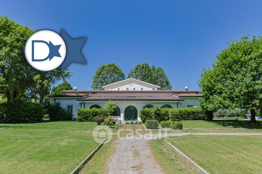 Villa in Vendita in Via Modenese 12 a Modena