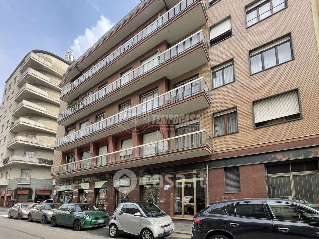 Appartamento in Vendita in Via Giuseppe Piazzi 1 a Torino