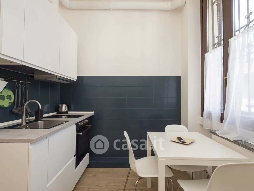 Appartamento in Affitto in Via Accademia 53 a Milano