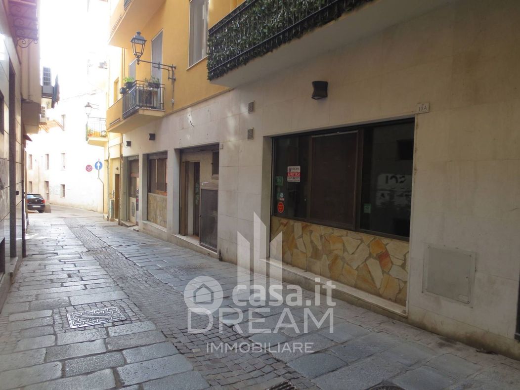 Negozio/Locale commerciale in Affitto in a Cagliari