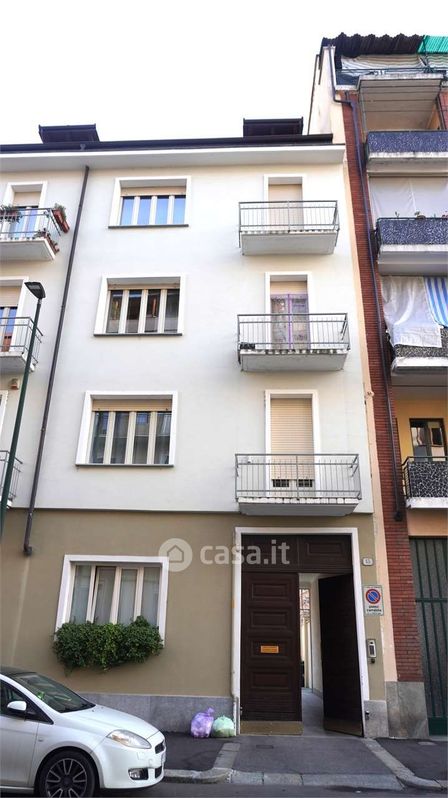 Appartamento in Vendita in Via Limone 13 a Torino