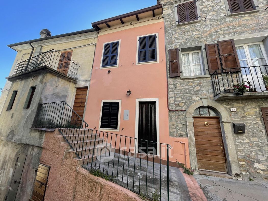 Casa indipendente in Vendita in Borgo Mandria 29 a Bardi
