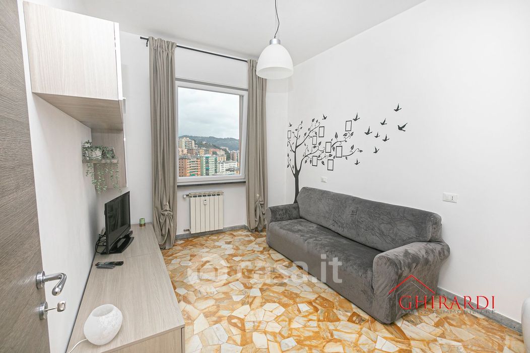 Appartamento in Affitto in Via Davide Menini 129 a Genova