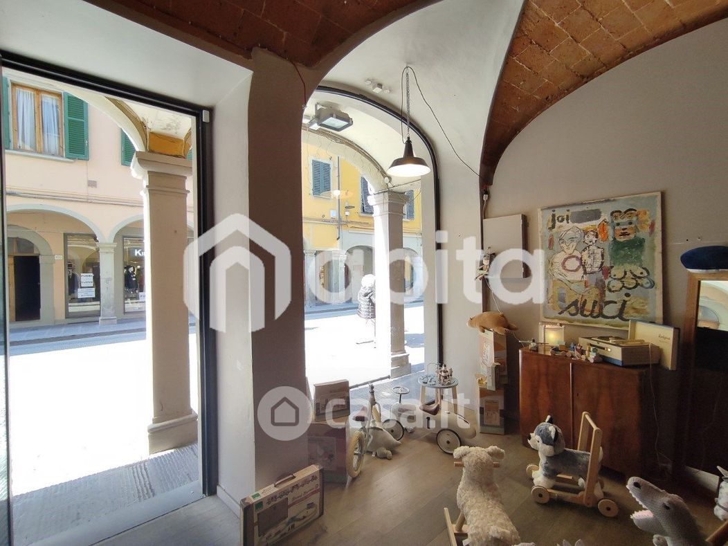 Negozio/Locale commerciale in Vendita in a San Giovanni Valdarno