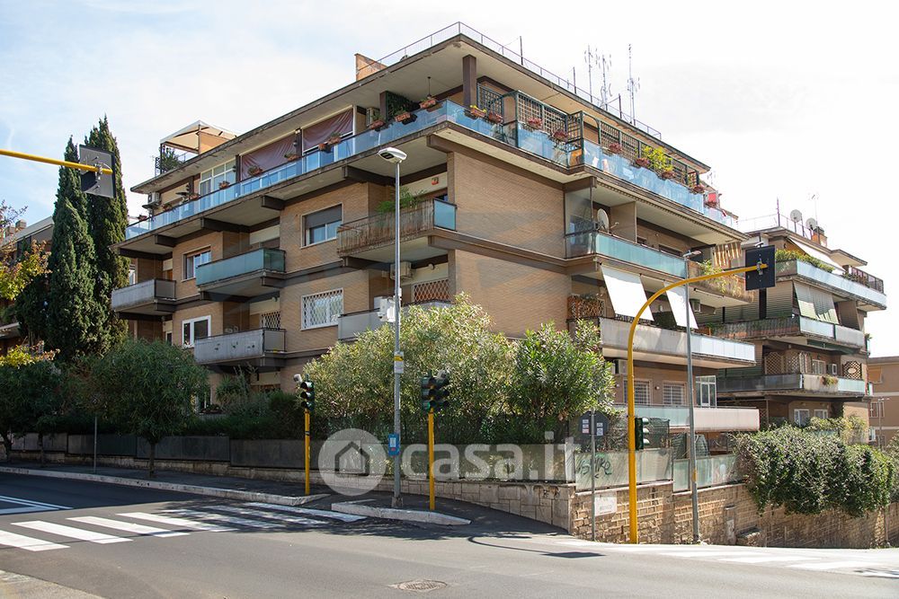 Appartamento in Vendita in Viale Cortina d'Ampezzo a Roma
