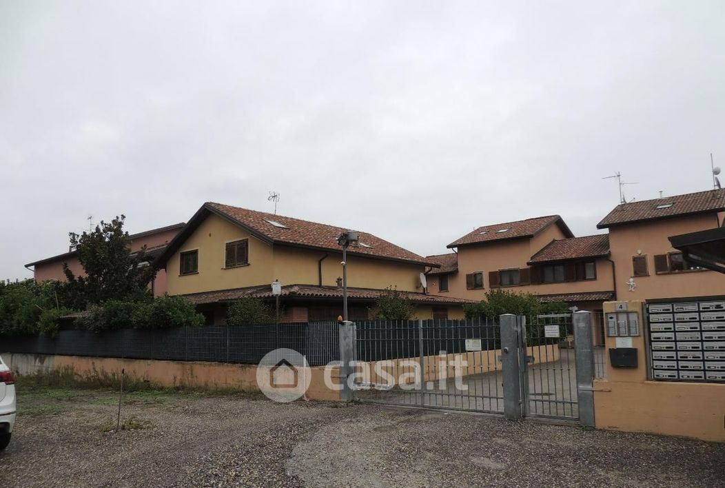 Stabile / Palazzo in Vendita in Via Castellazzo Depretis 4 a Pinarolo Po