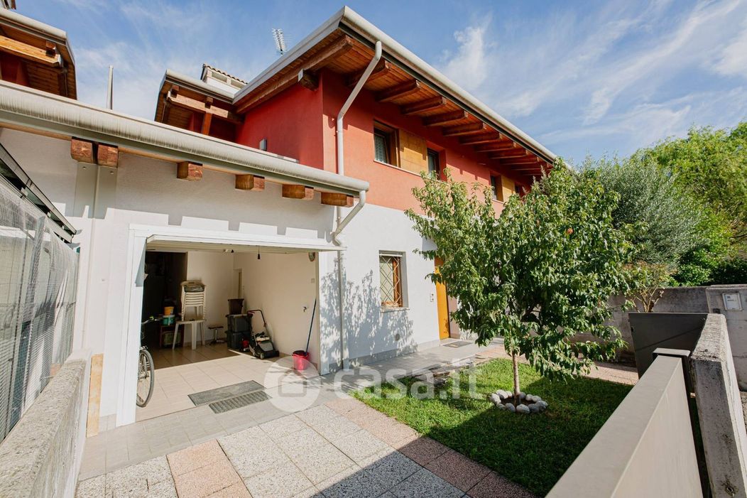 Villa in Vendita in Via Sclaunicco a Udine