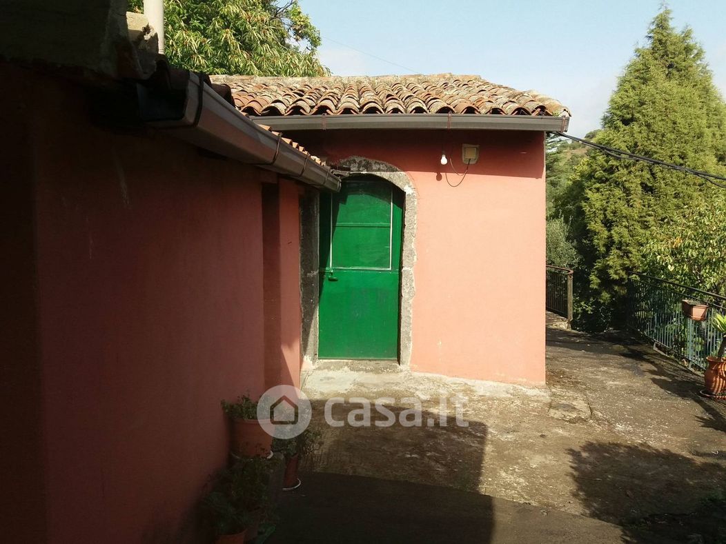 Rustico/Casale in Vendita in Via Castagne a Piedimonte Etneo