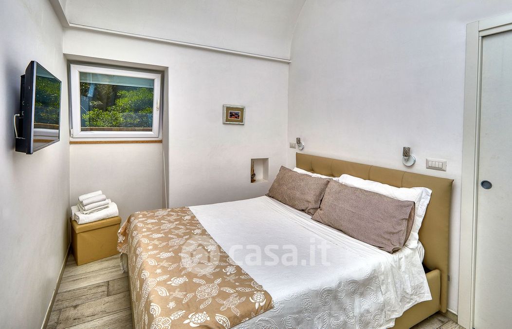 Appartamento in Affitto in Via P.S. Cimino a Capri