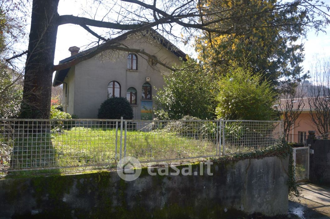 Villa in Vendita in Strada Comunale Val San Martino 81 /14 a Torino
