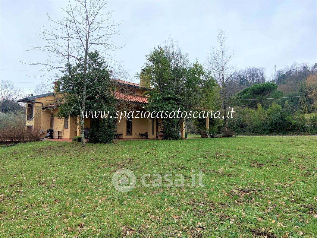Villa in Vendita in Via di Cantagallo 353 -339 a Prato