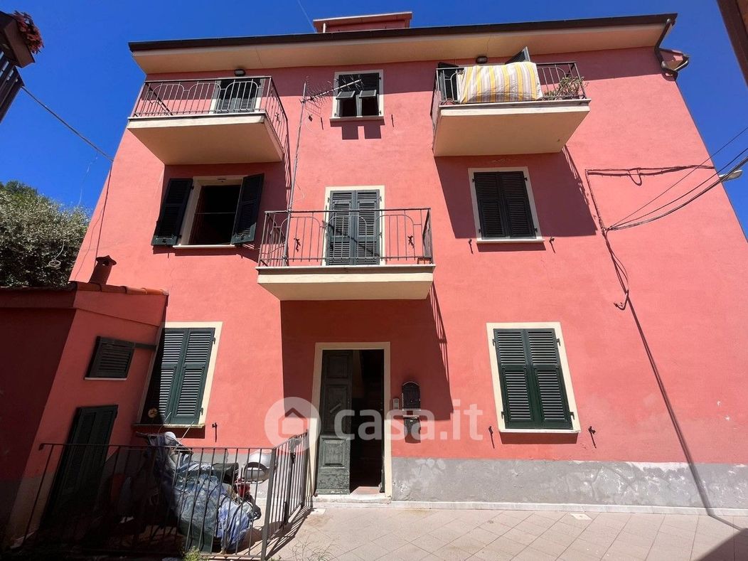 Appartamento in Vendita in Via Umberto Biancamano a La Spezia