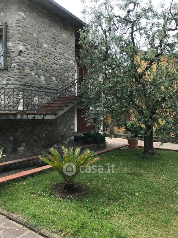 Villa in Vendita in Via Pontenuovo e Croce 16 a Pistoia