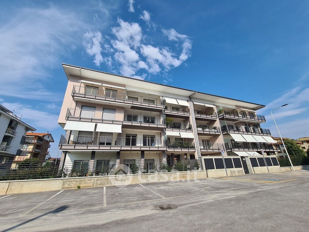 Appartamento in Vendita in Via Nino Berrini a Cuneo