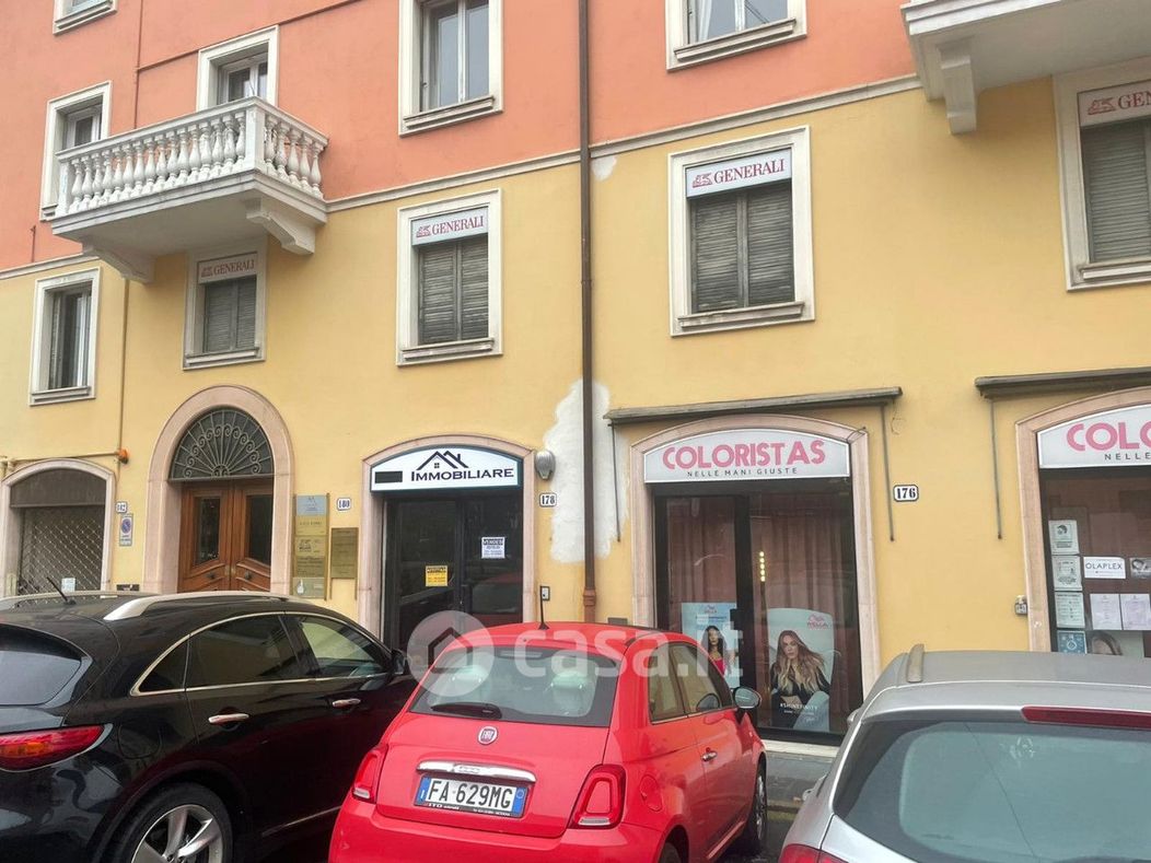 Negozio/Locale commerciale in Vendita in Corso Canalchiaro a Modena