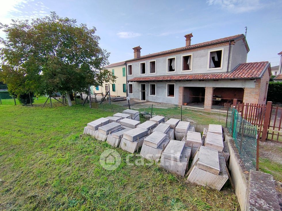Casa indipendente in Vendita in Via Padana Inferiore Est a Legnago