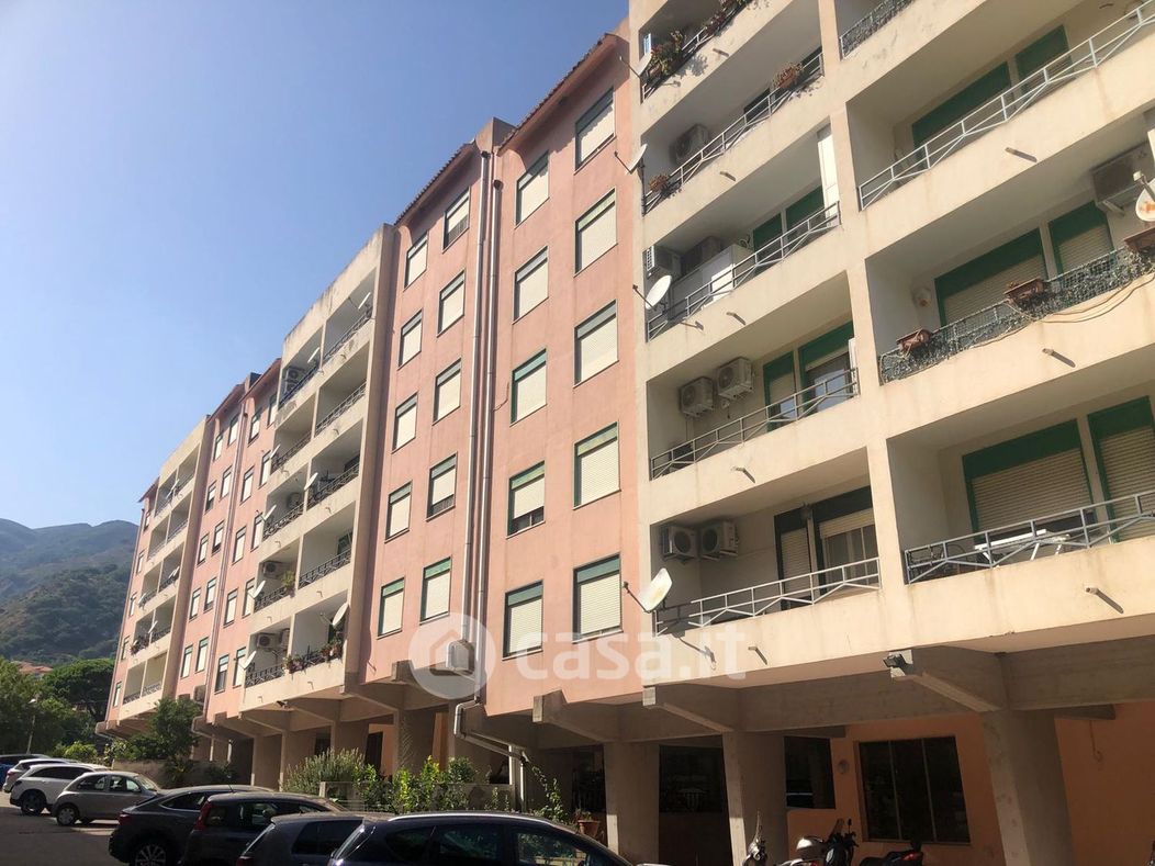 Appartamento in Vendita in Via Comunale Zafferia a Messina