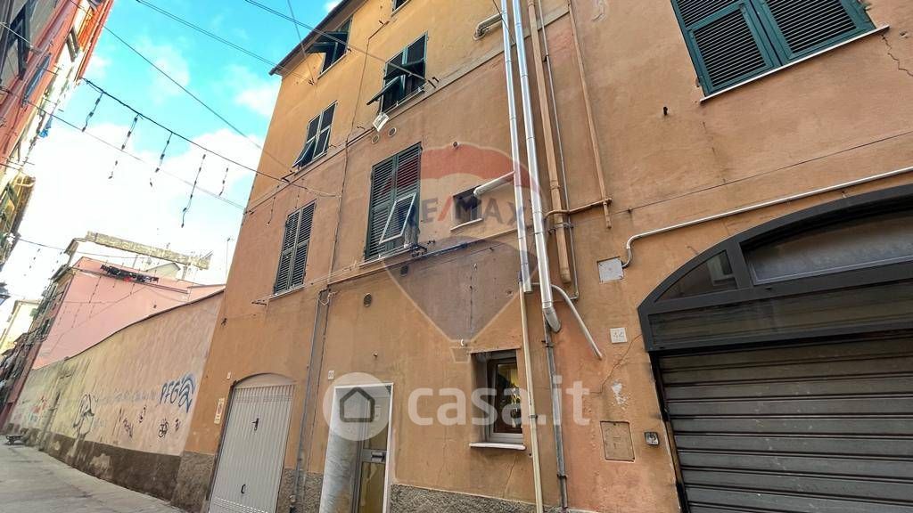 Appartamento in Vendita in Via Paglia 20 a Genova
