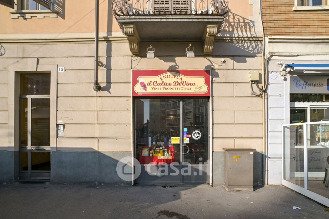 Negozio/Locale commerciale in Vendita in Via Venarìa 15 a Torino