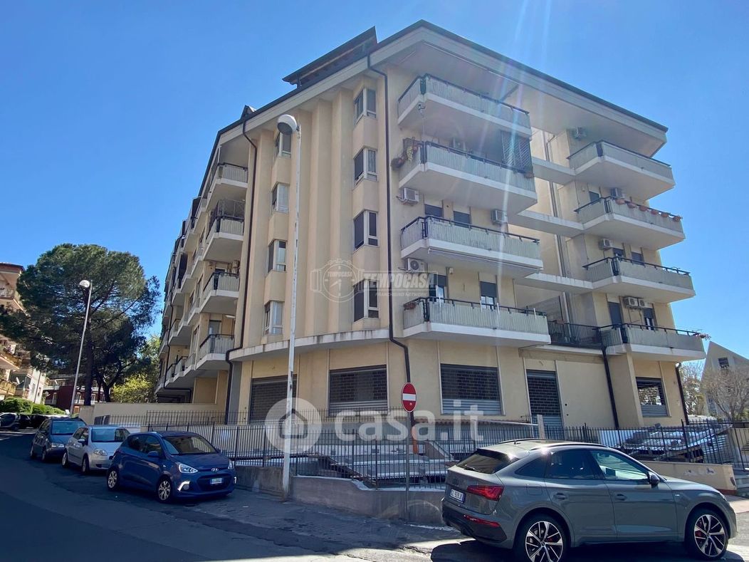 Appartamento in Vendita in Via Giuseppe Mazzini a Gravina di Catania