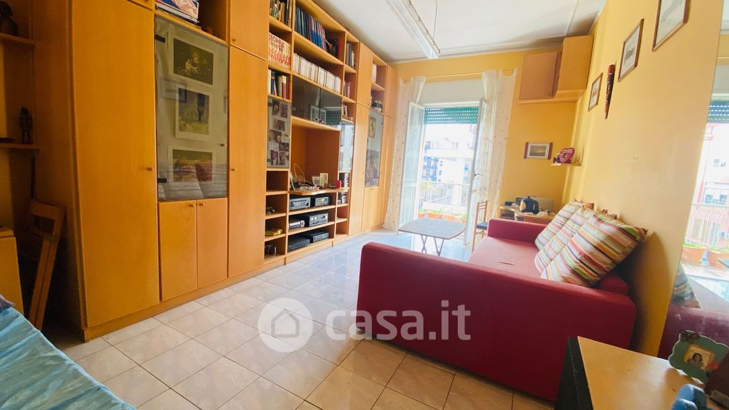 Appartamento in Vendita in Via Diomede Carafa 19 a Napoli