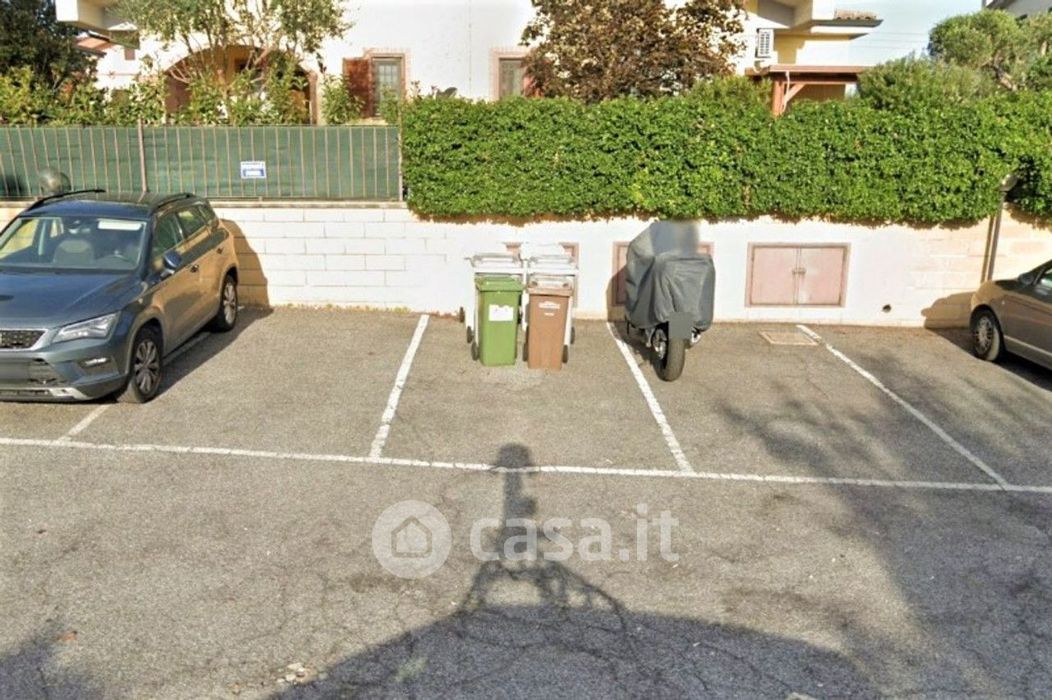 Garage/Posto auto in Vendita in Via Vallinfreda 36 a Guidonia Montecelio
