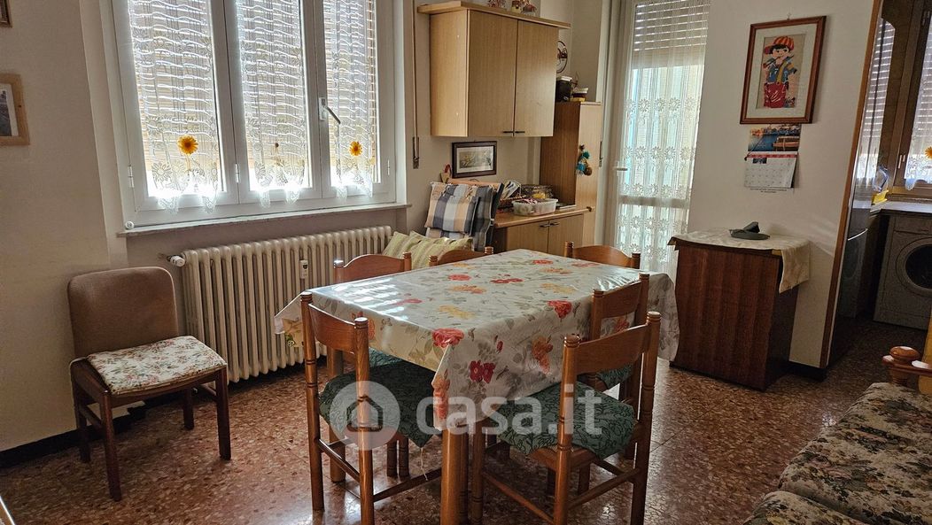 Appartamento in Vendita in Via Giuseppe Fantaguzzi a Asti