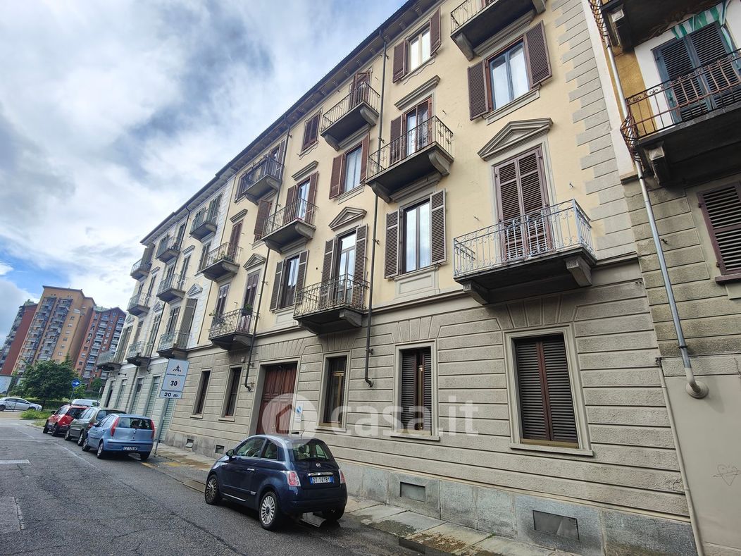 Appartamento in Vendita in Via Sassari 3 a Torino